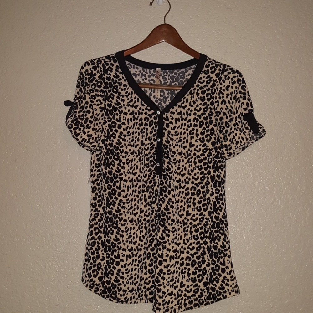 Andrea Missy cheetah print top